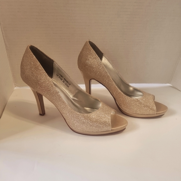 Gold Sparkle Shoes - Picture 1 of 7